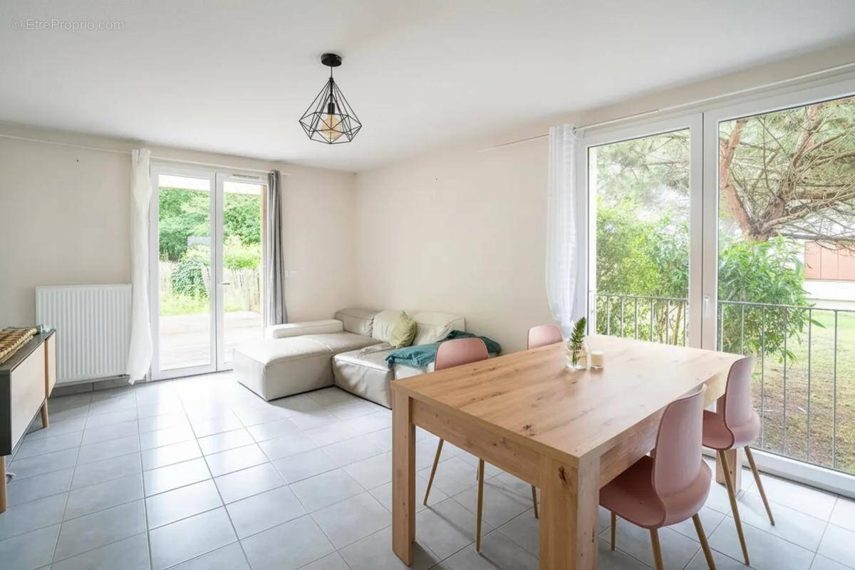 Appartement à VILLENAVE-D'ORNON