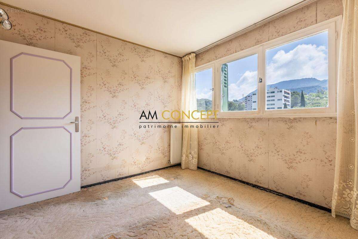 4 pièces lumineux avec balcon, vue dégagée et parking - La - photo 13