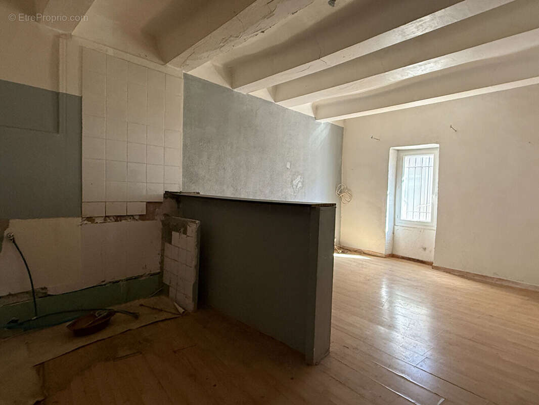 Maison à LA ROQUE-D'ANTHERON