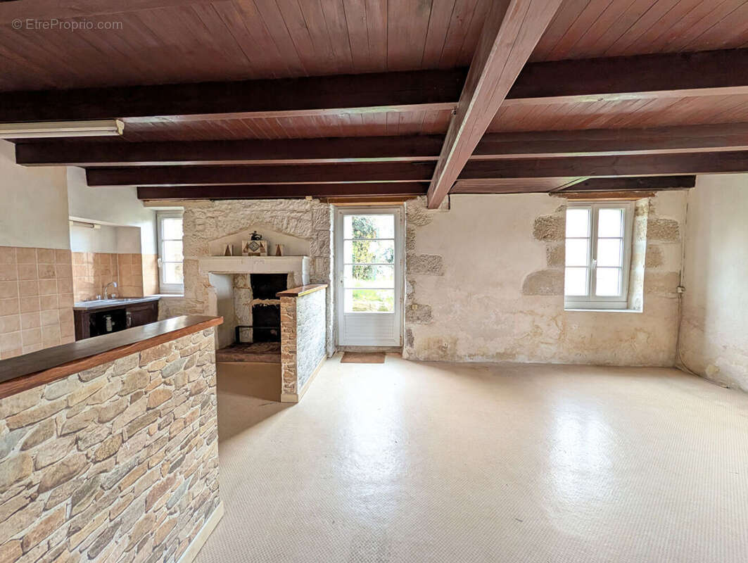 Maison en pierre 10 mn St Maixent l'école - photo 2
