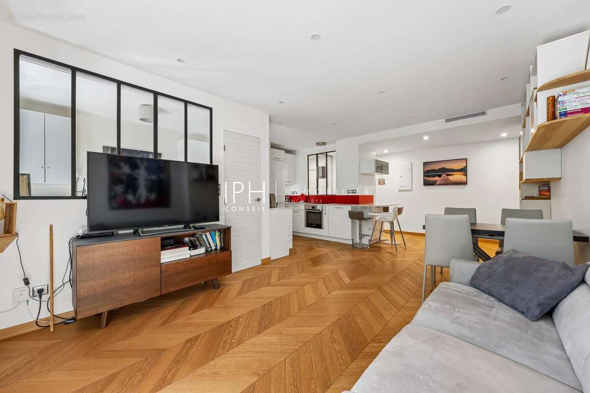 Appartement à NEUILLY-SUR-SEINE