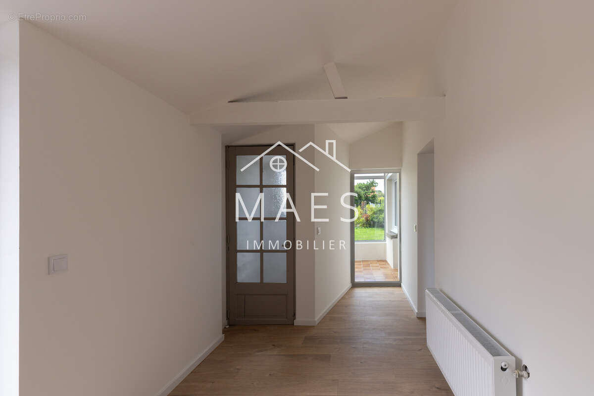 Centre-ville de Wambrechies - Semi individuelle - 3 chambres - Garage et jardin - photo 13