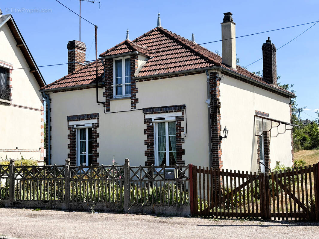 Maison à COURTENAY