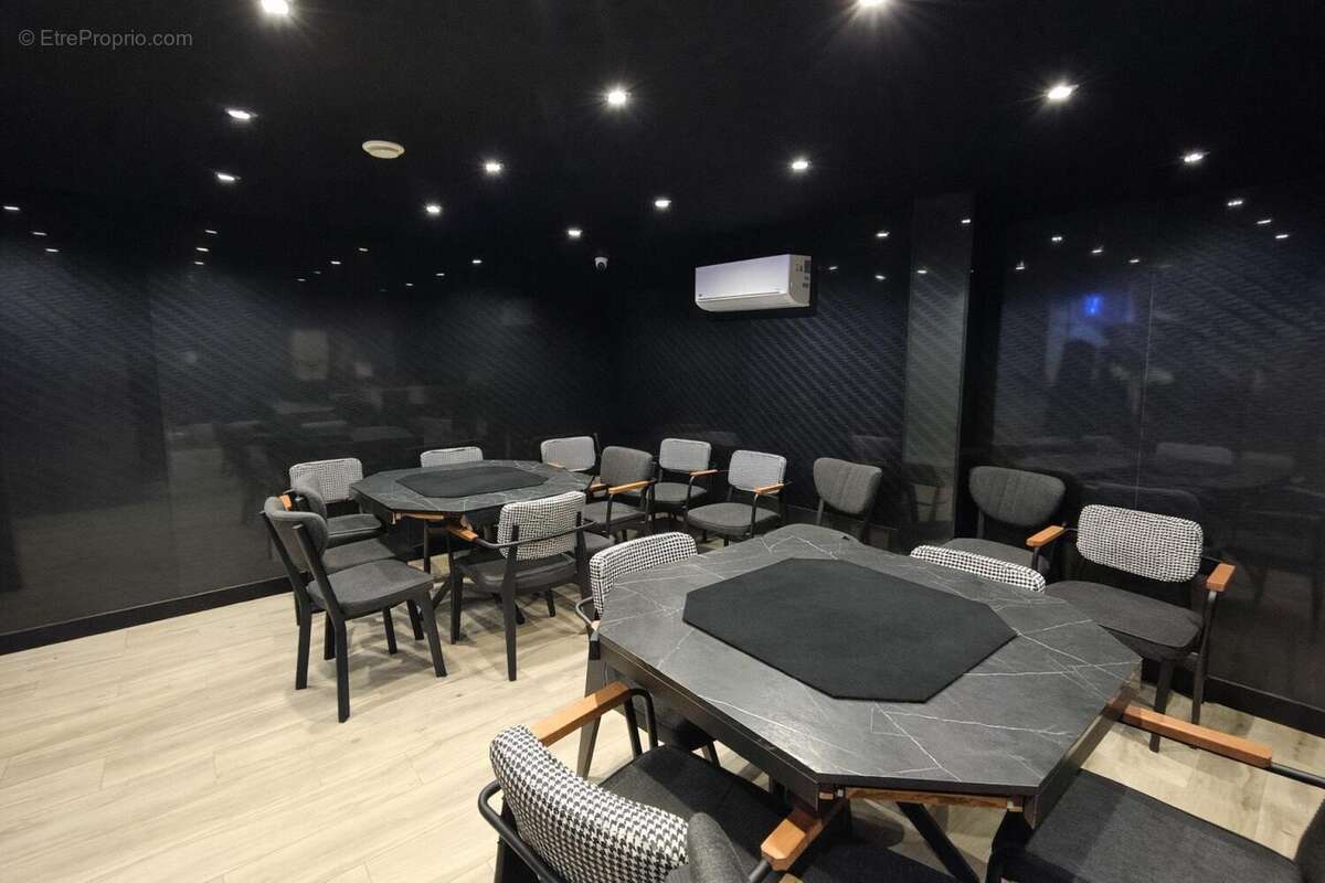 Photo 4 - Commerce à LES PAVILLONS-SOUS-BOIS