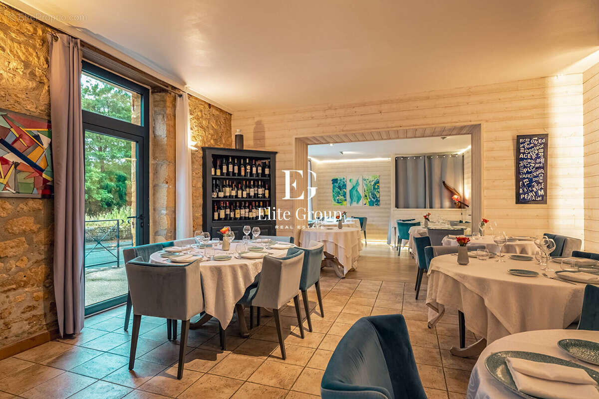 Commerce à SARLAT-LA-CANEDA