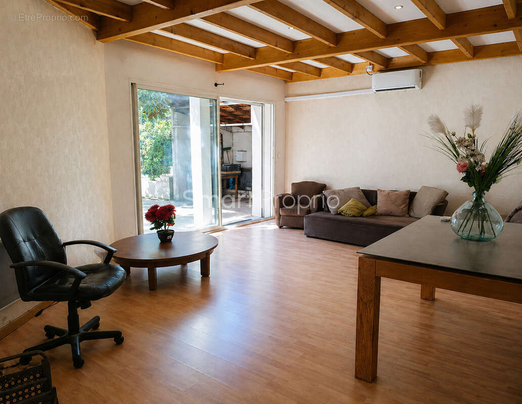 Maison à MONTELIMAR