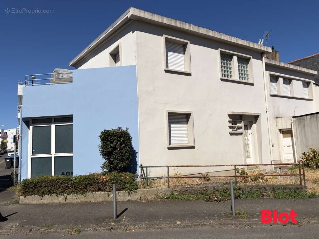 Appartement 227 m² à Saint-Nazaire  - photo 4