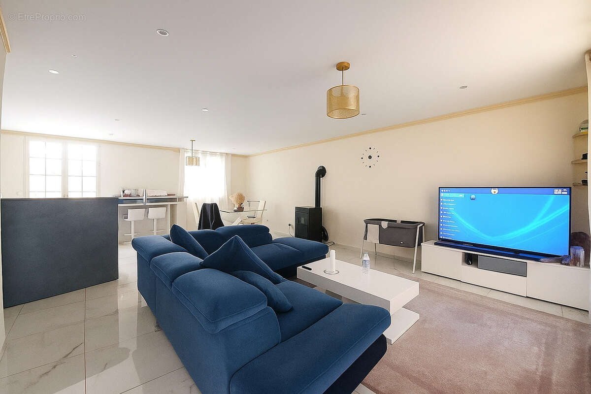 Maison à COULANS-SUR-GEE