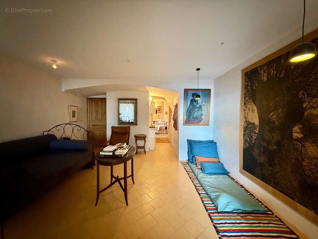 Extremement rare à la vente, duplex sur les falaises de Bonifacio - photo 6