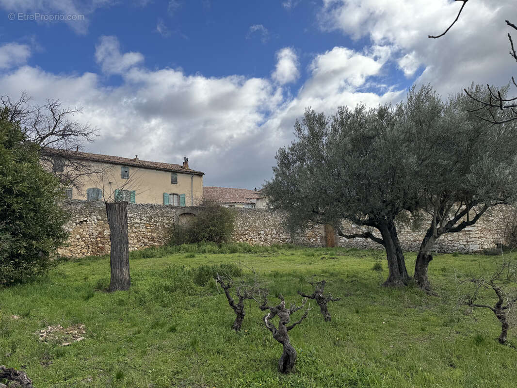 Maison à MONTPEYROUX