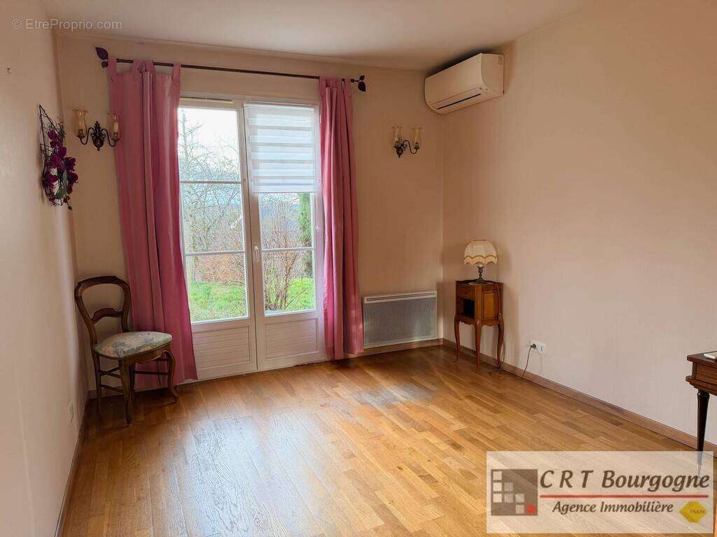 Maison à VILLIERS-SAINT-BENOIT