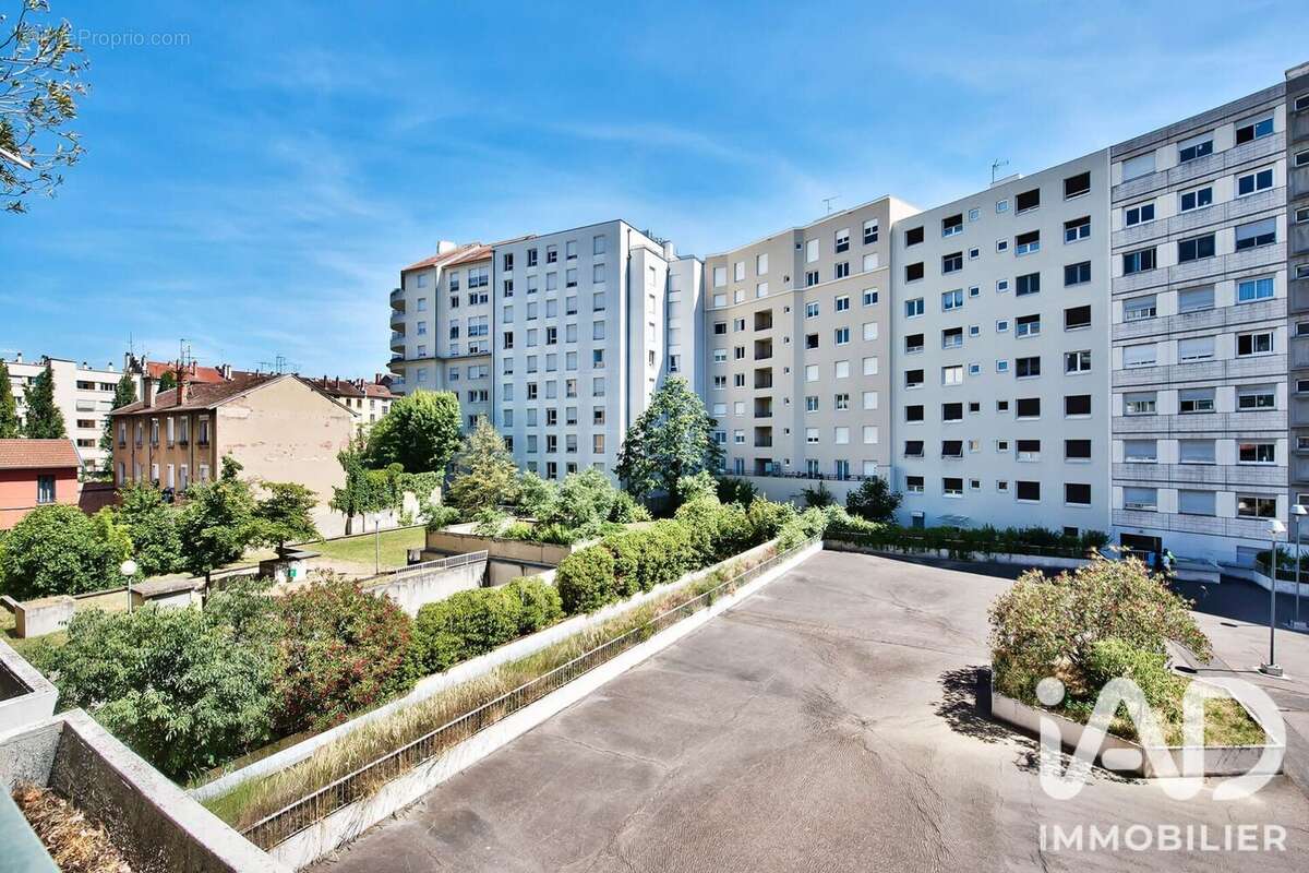 Photo 8 - Appartement à VILLEURBANNE