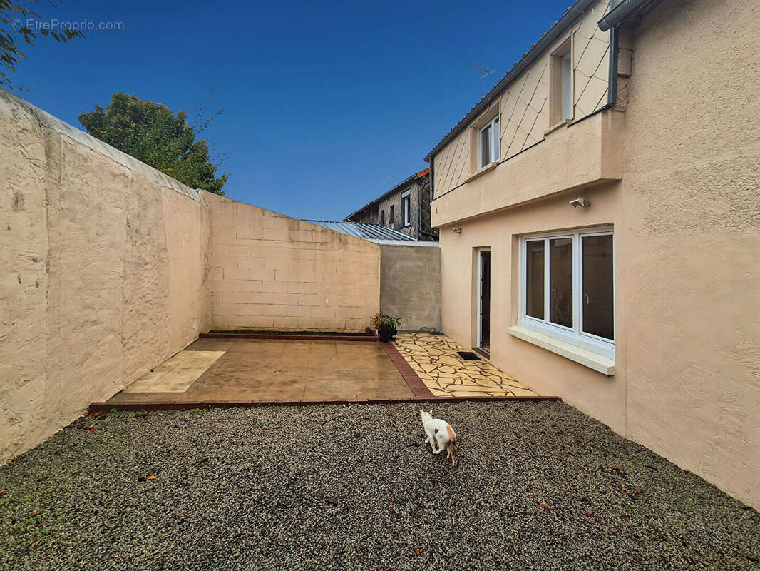 Maison à LA CHAUSSAIRE