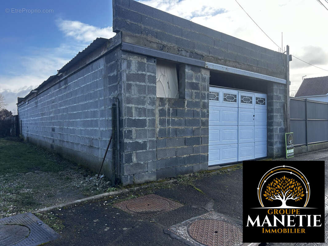 Parking à IZEL-LES-EQUERCHIN