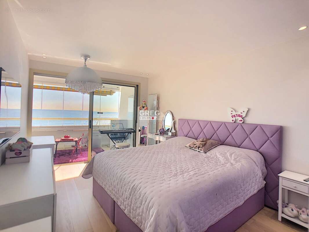 Appartement à VILLENEUVE-LOUBET