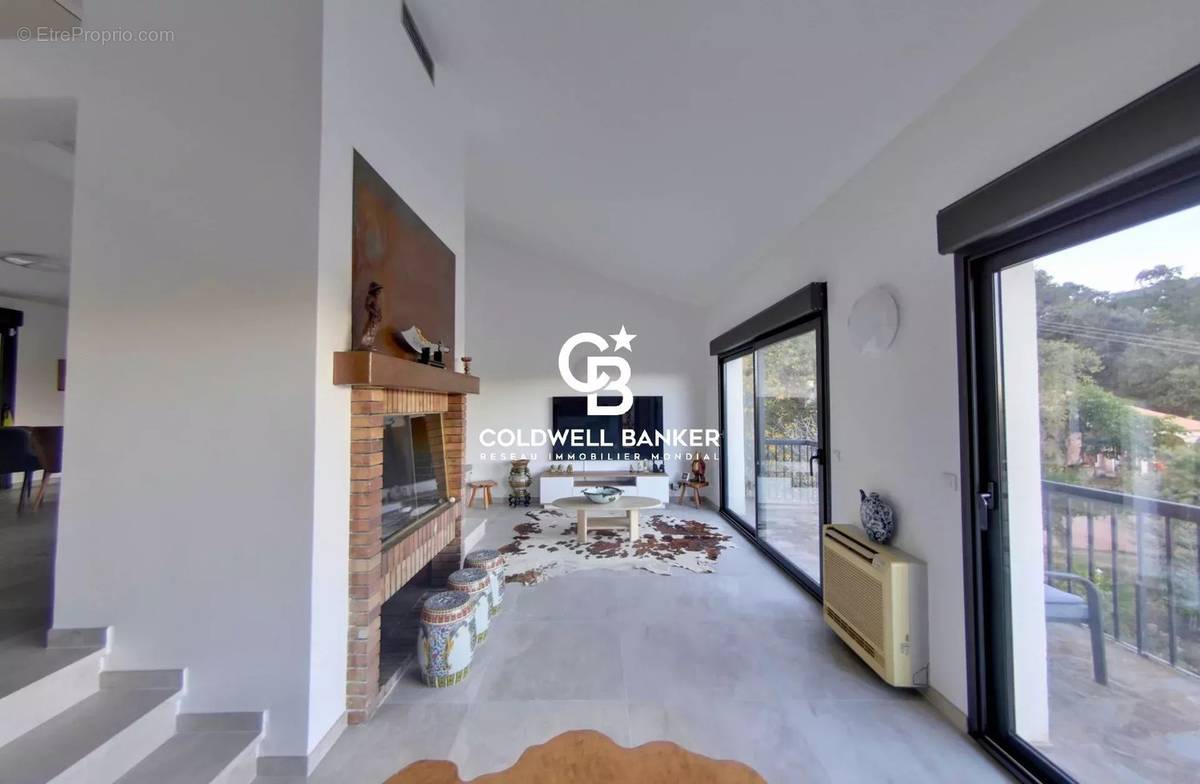 Maison à MONTESQUIEU-DES-ALBERES