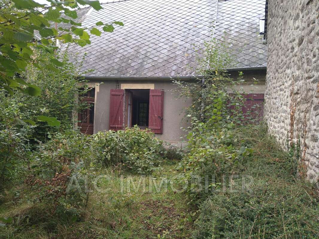 Maison à LOUPFOUGERES