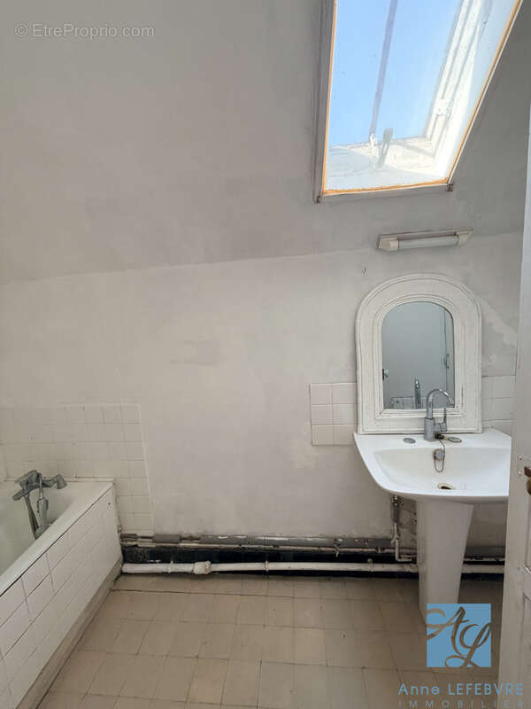 Centre à pied de cette maison de 5 pièces avec garage et jardin - photo 18