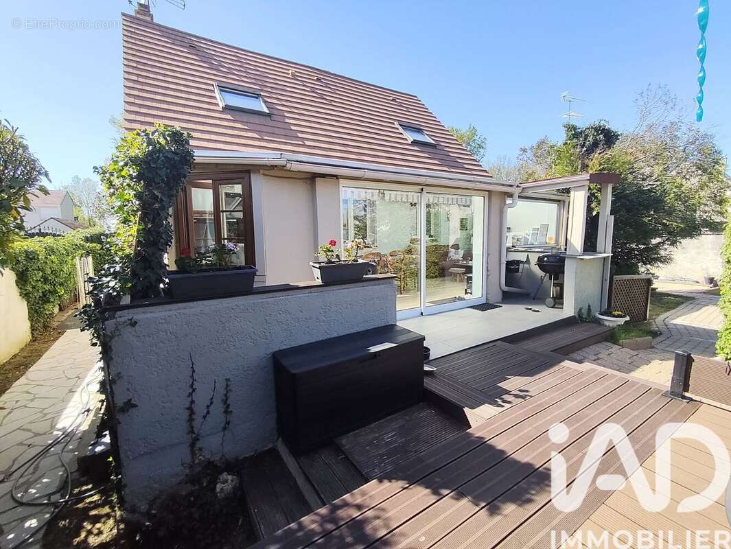 Photo 2 - Maison à SAINT-GERMAIN-LES-ARPAJON