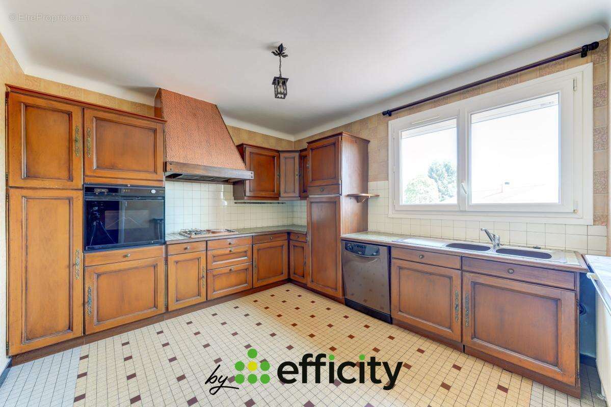Maison 105 m² à Saint-Priest  - photo 16