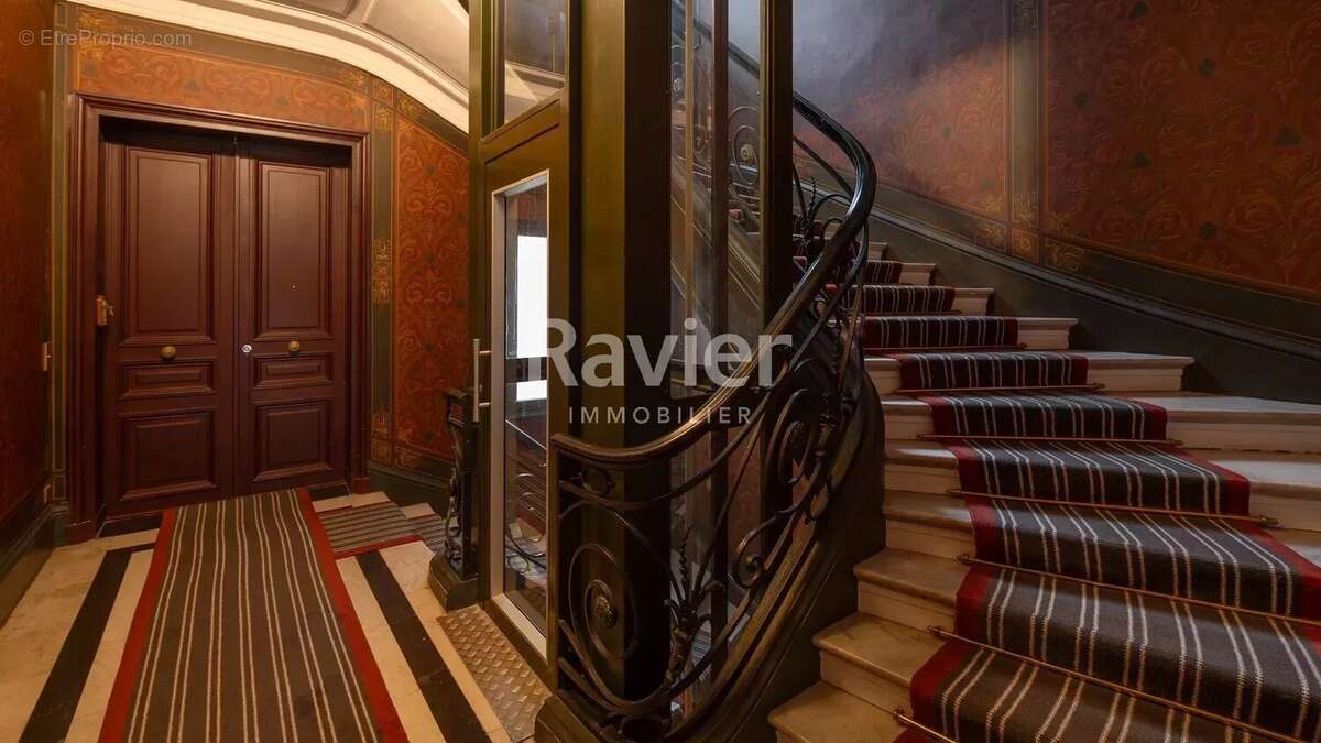 Appartement à PARIS-17E