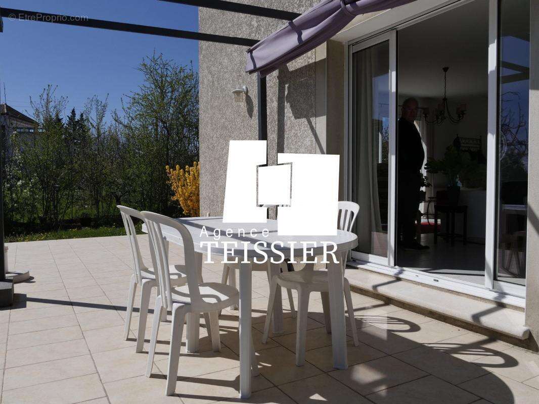 Maison à SAINT-PAUL-LE-JEUNE