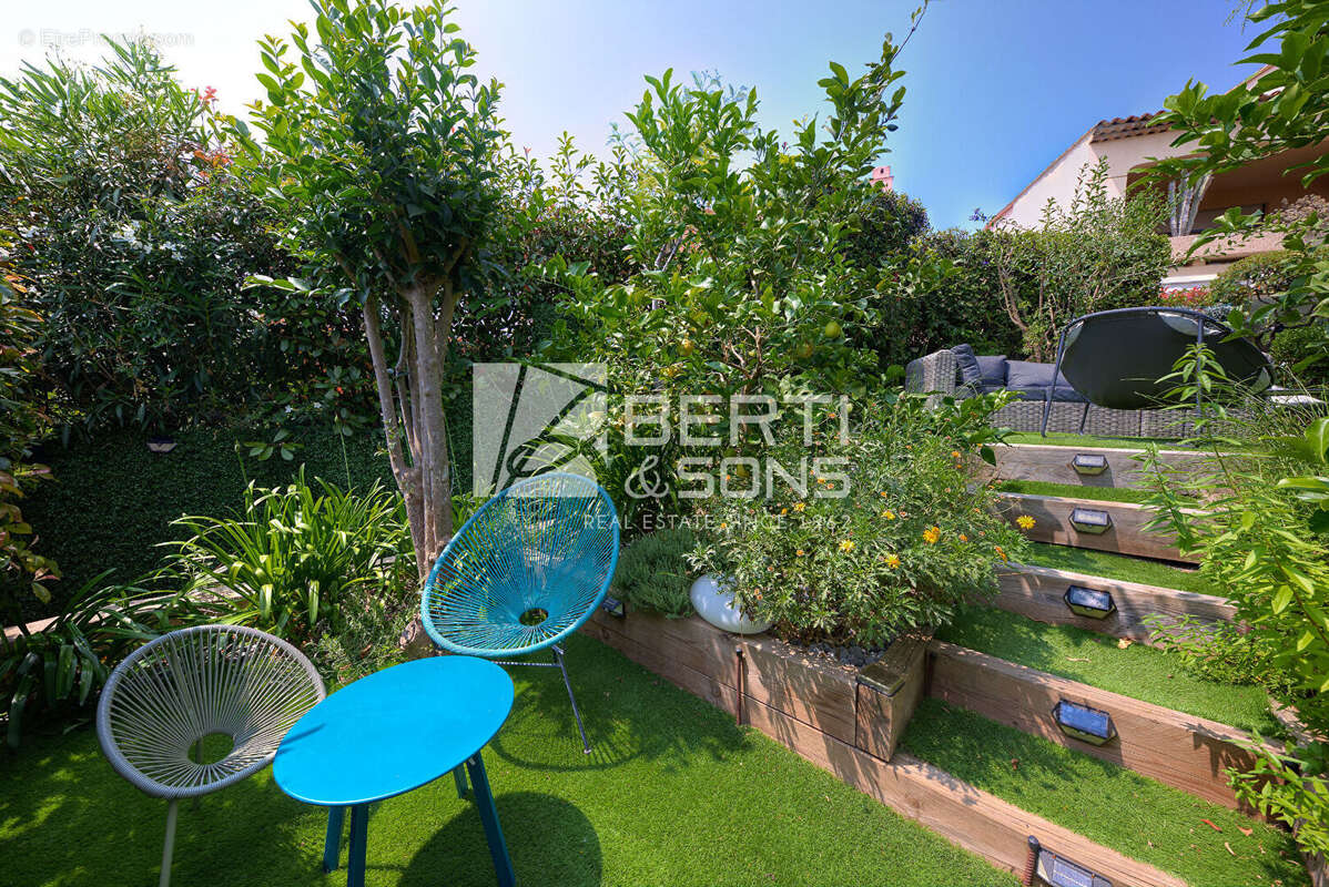 Appartement à MANDELIEU-LA-NAPOULE