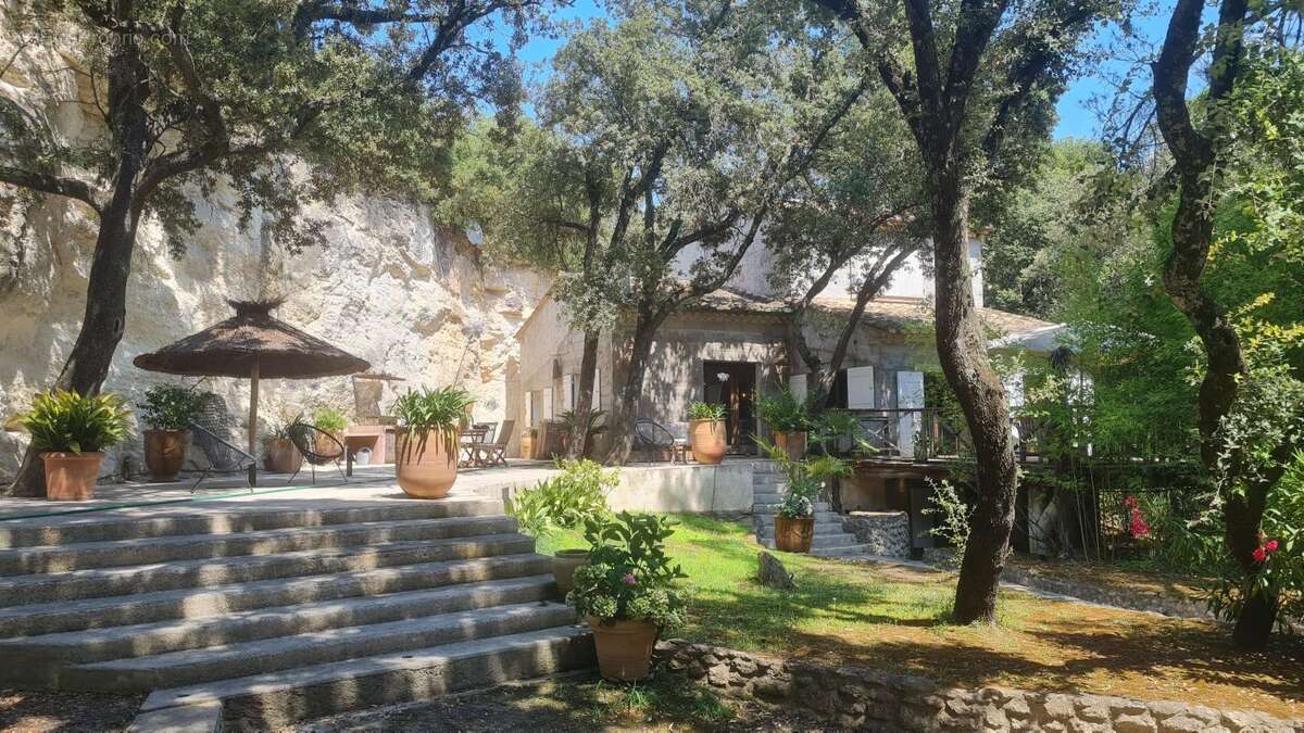 Maison à VILLENEUVE-LES-AVIGNON