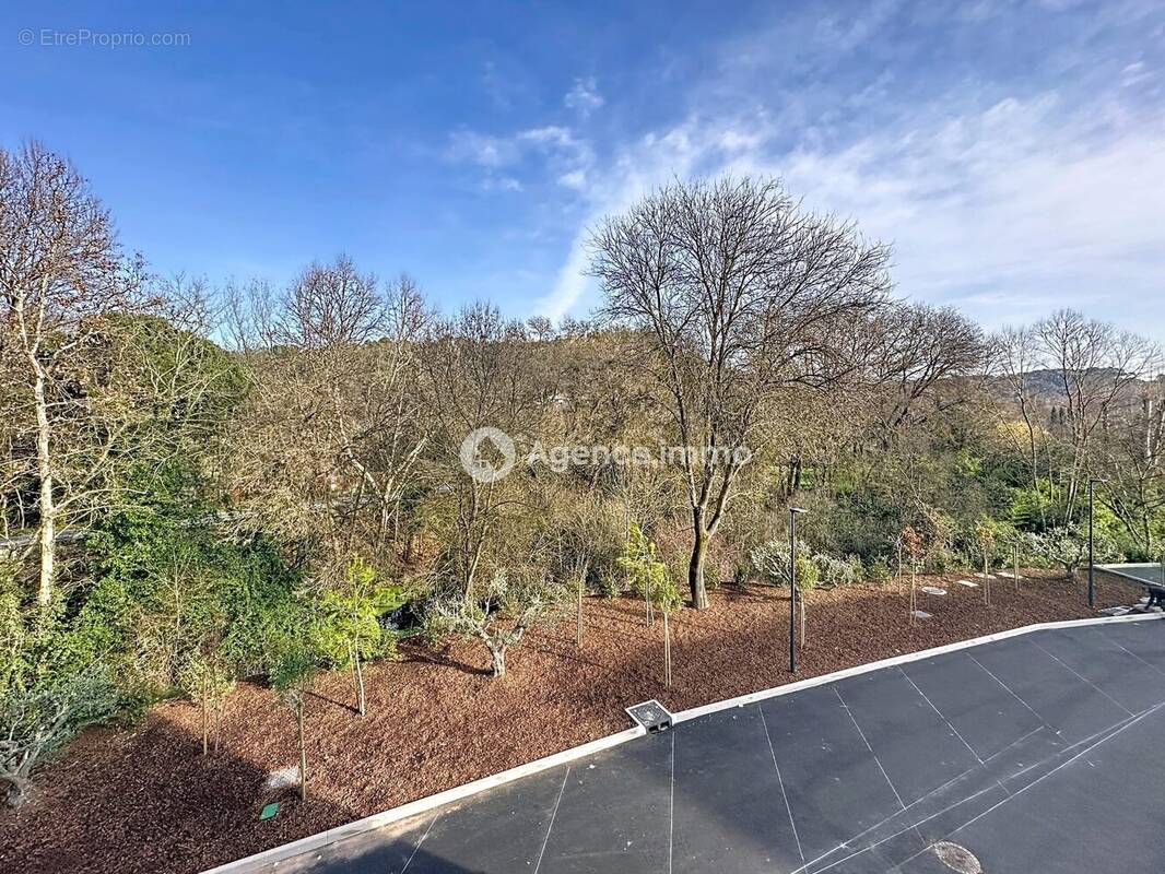 Appartement à FLASSANS-SUR-ISSOLE