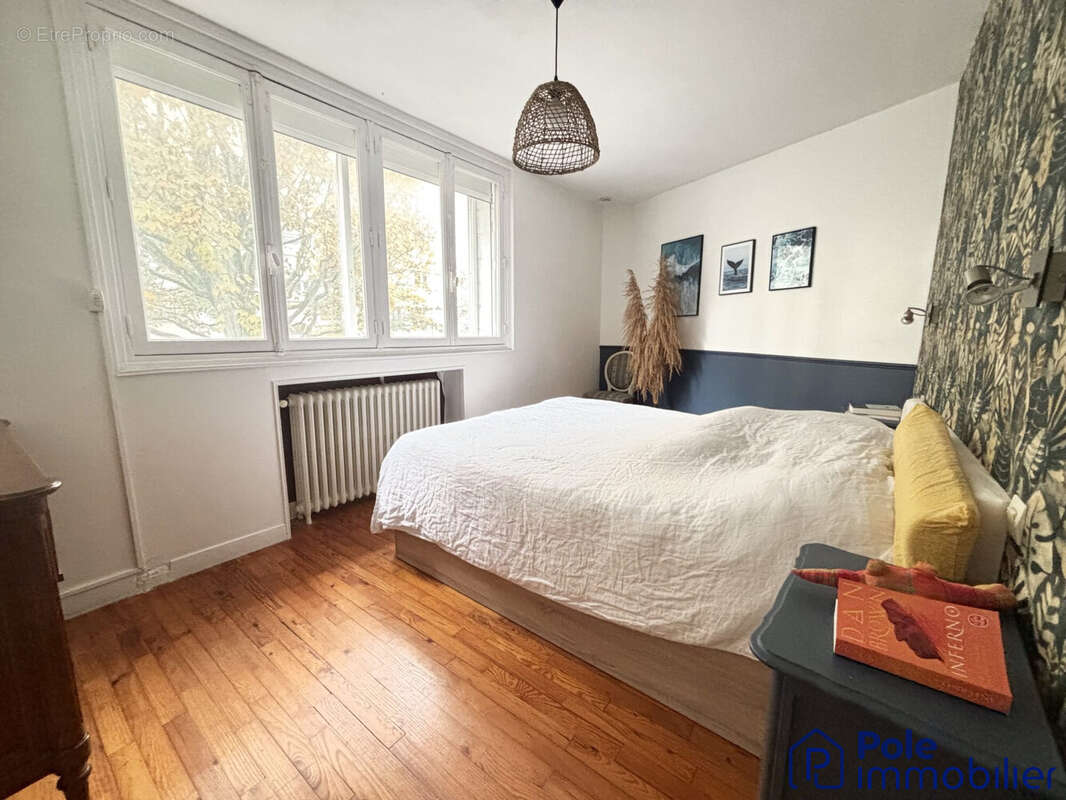 CAEN RIVE DROITE-MAISON 5PP- CHAMBRE AVEC PARQUET - Maison à CAEN