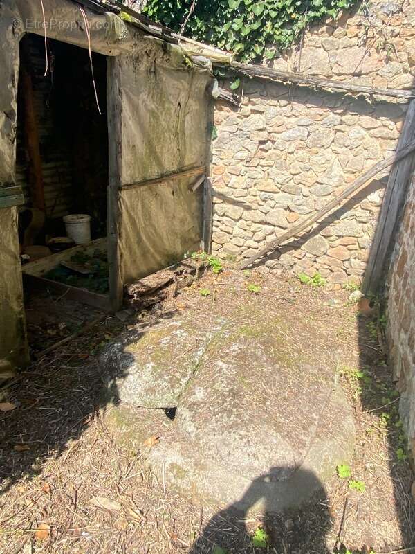 Maison à BUSSIERE-DUNOISE