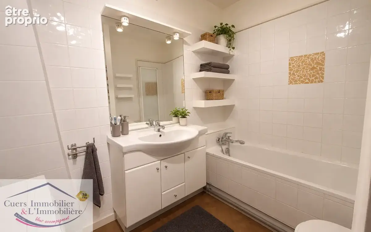 Cuers, maison t4 + jardin + stationnements - photo 11