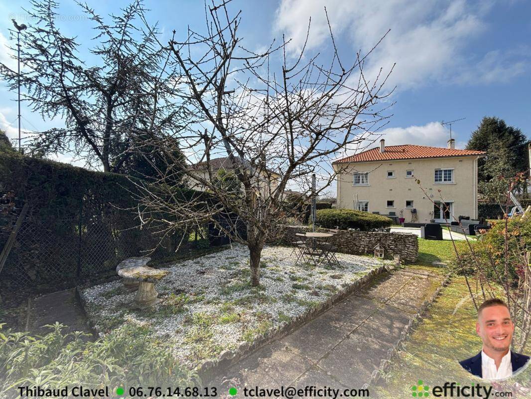 Maison à SAINT-YRIEIX-SUR-CHARENTE