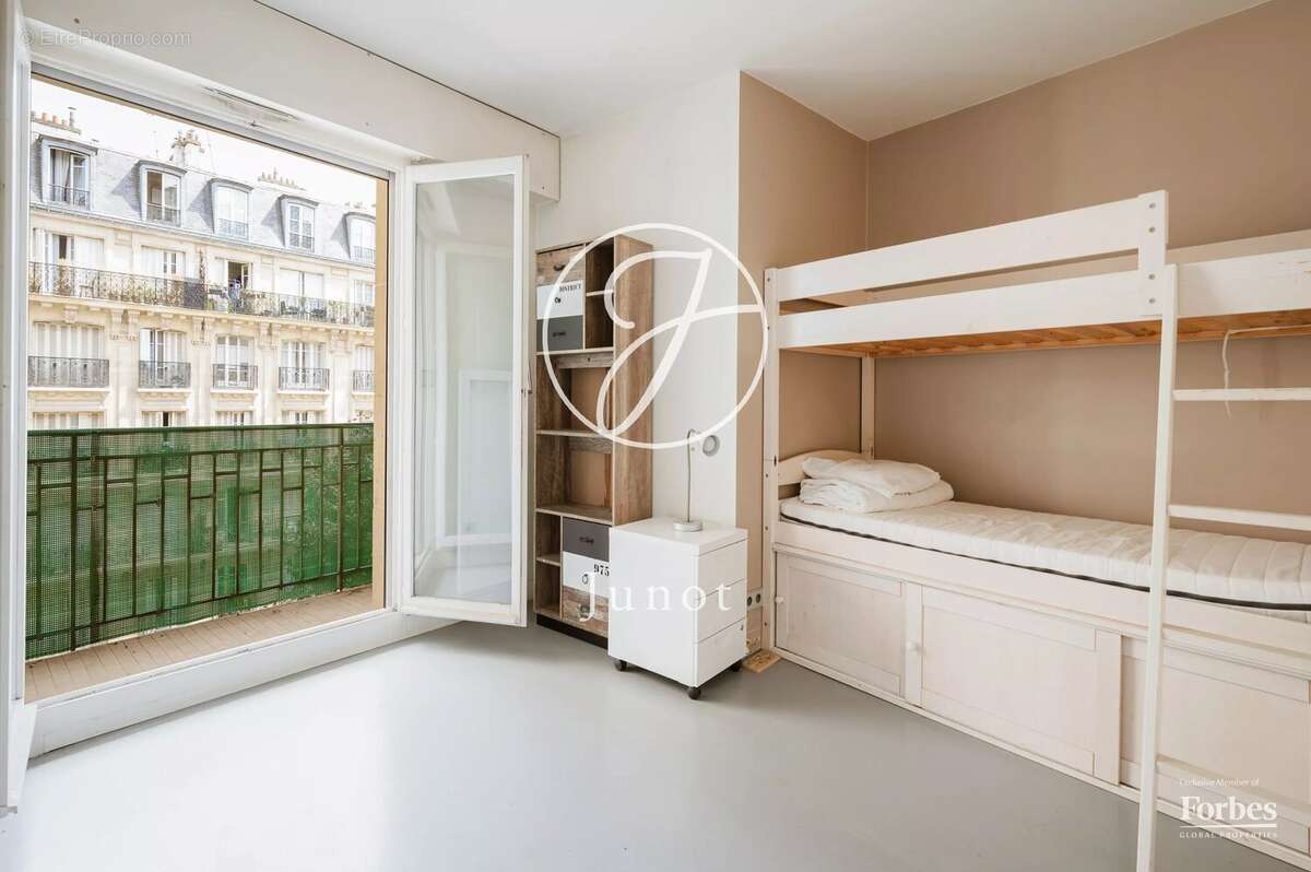 Paris 16e - GARIGLIANO - Appartement type duplex à vendre - 5 pièces - 177,93m² Carrez - 4 chambres - 2 Balcons - Lumineux. - photo 19