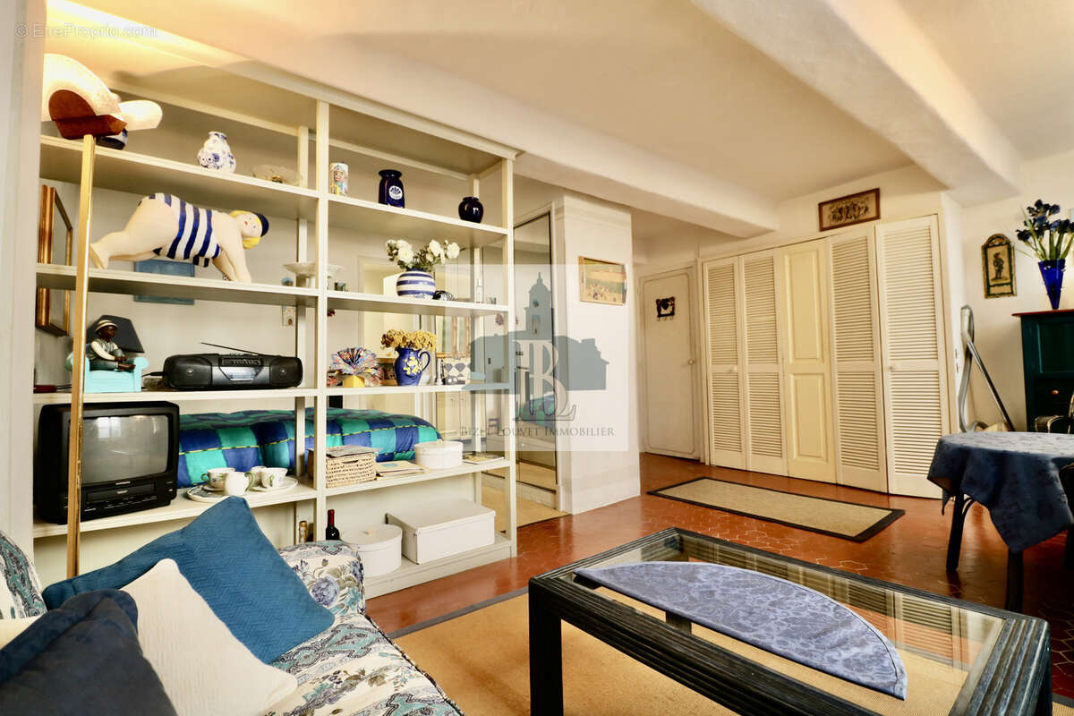 Rare Studio à Saint-Tropez, au calme - photo 2
