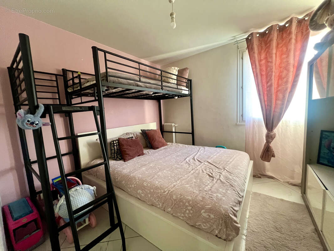 Appartement à SARTROUVILLE