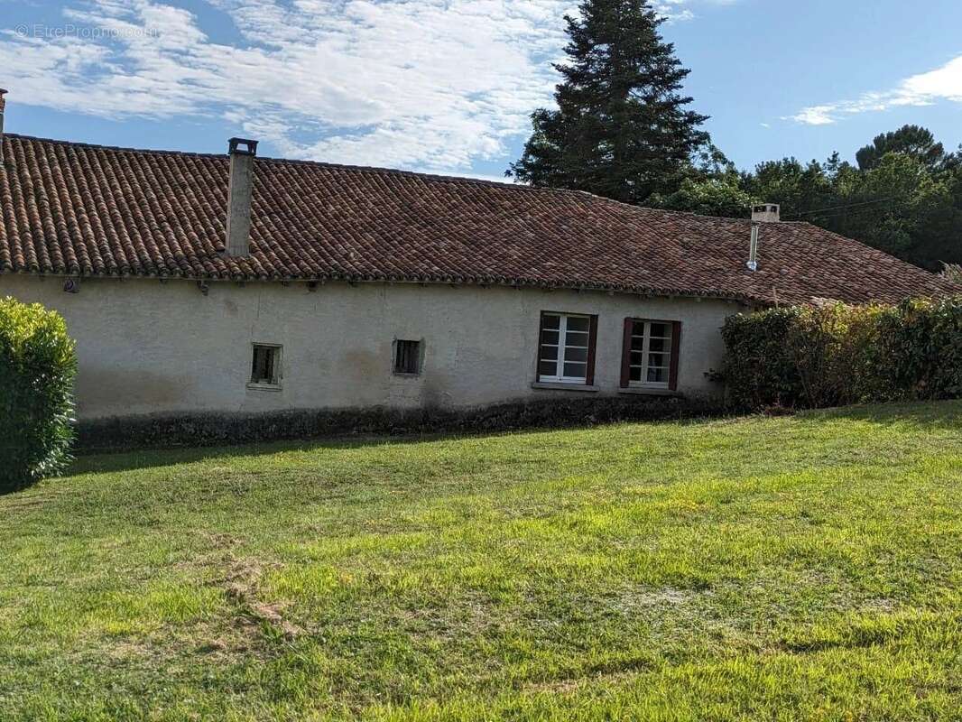 Maison à AUBETERRE-SUR-DRONNE