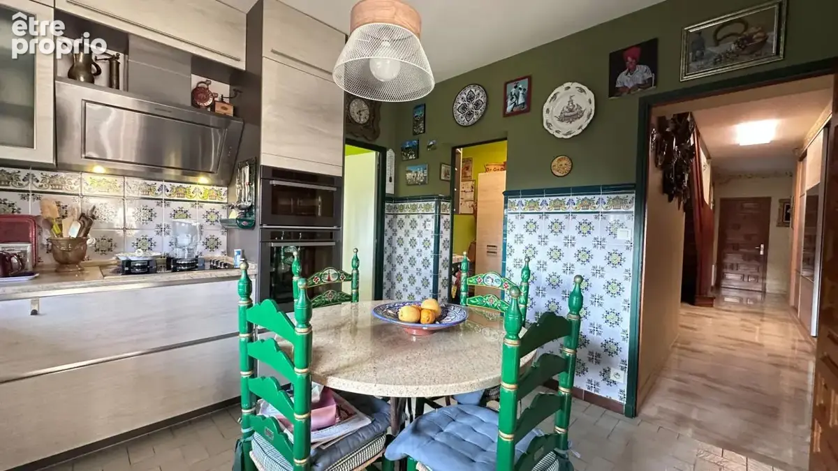 Nîmes-Villa  280 m² 7-pièces sur terrain de 3000 m² - photo 15