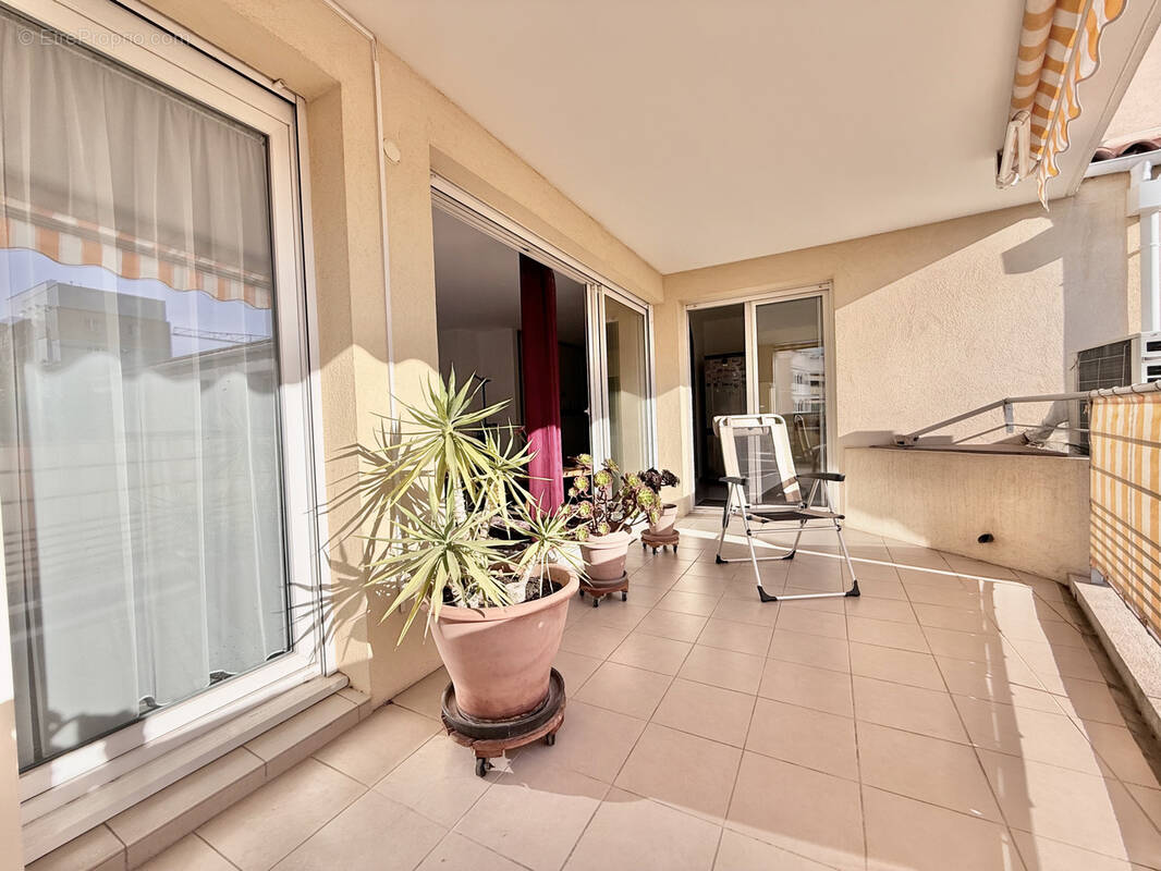Appartement à HYERES