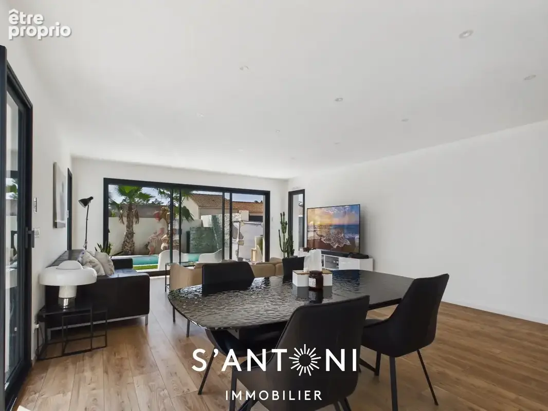 Vias  coup de cur pour cette villa récente de 150 m² avec piscine - photo 6