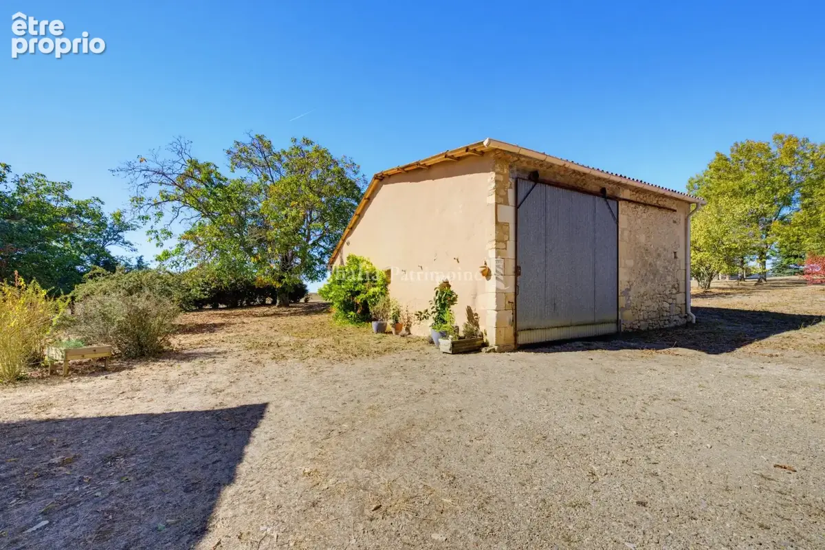 Belle maison individuelle de plain-pied en pierre à proximité de Targon - photo 2
