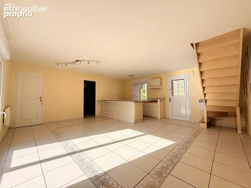 Maison à rafraîchir avec garage, grenier et fibre — Saint-Laurent-en-Caux — 147 000 € - photo 17