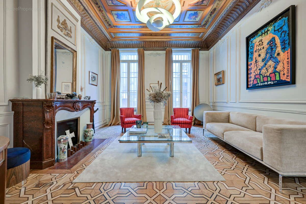 Appartement à MARSEILLE-6E