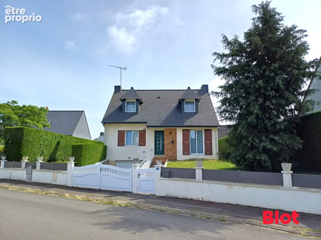 Maison à DOMAGNE