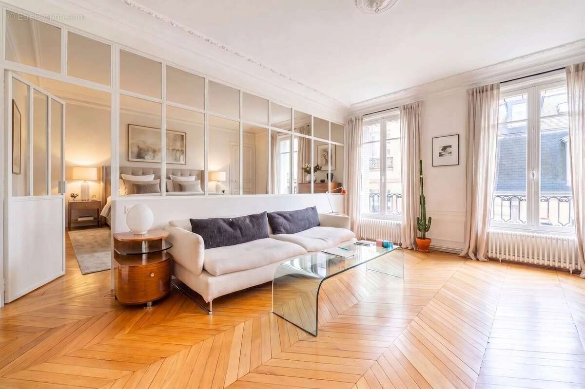 Appartement à PARIS-3E