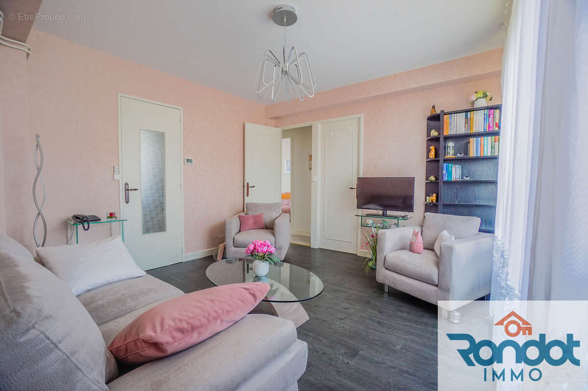 Appartement 3 pieces/2 chambres/60 m2/balcon - photo 2