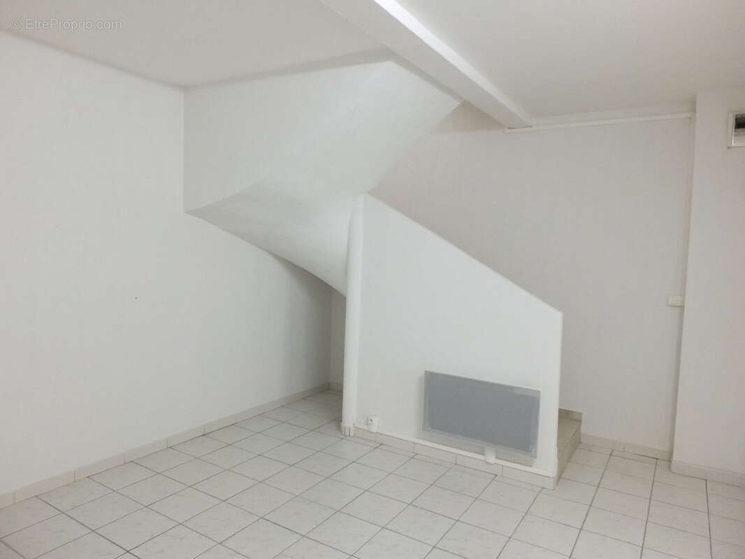 Appartement à SALERNES