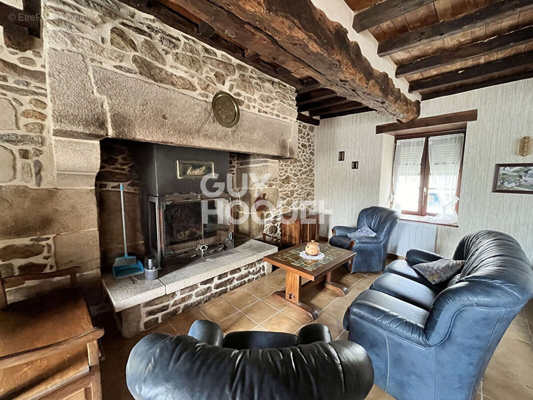 Maison à LANGUENAN