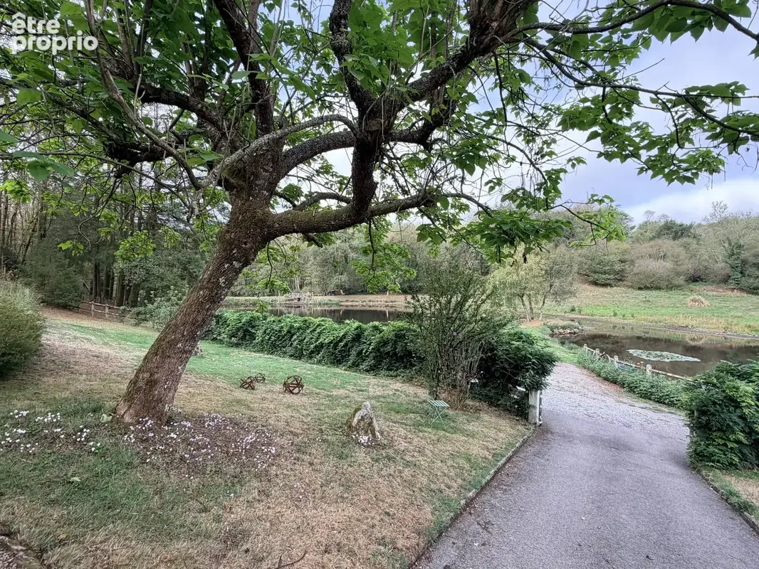 Une vue imprenable sur le lac, le tout dans un pavillon indépendant niché au cœur de magnifiques jardins privés. - photo 25