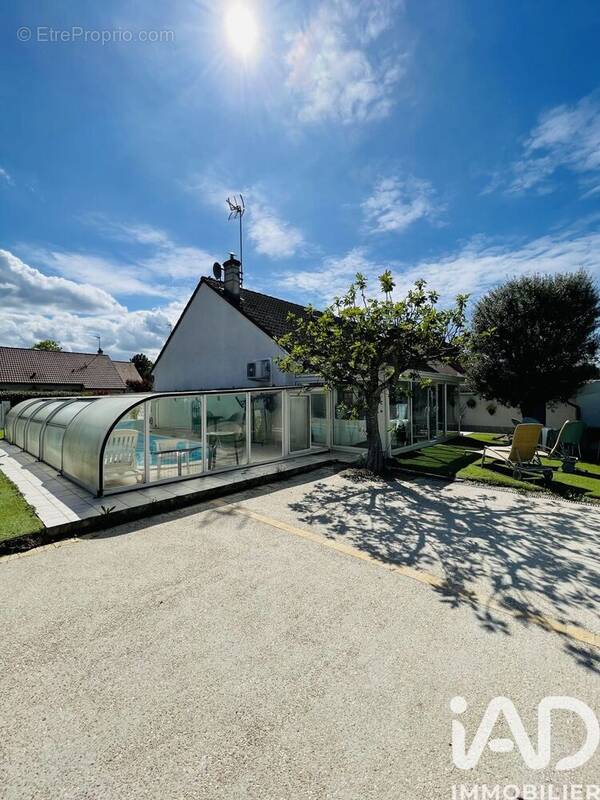 Photo 1 - Maison à SAINT-PRYVE-SAINT-MESMIN